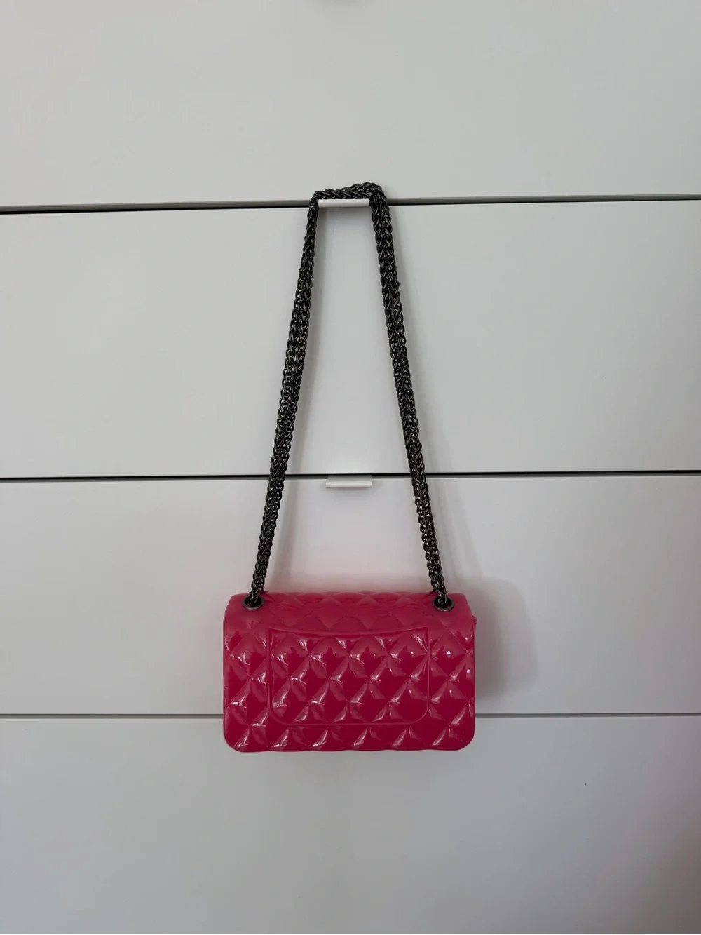 Hot pink jelly chain bag